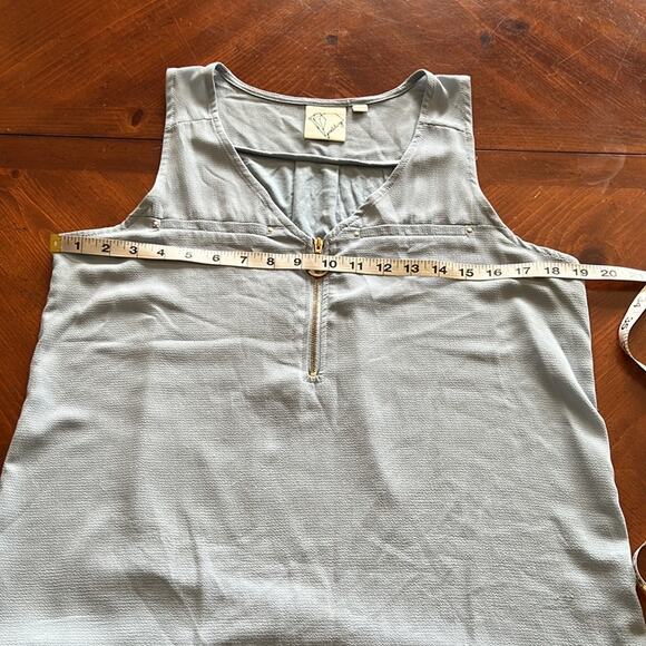 Janet Chung Light Blue Sleeveless Blouse Front Zip Woman Size Medium - Picture 8 of 9